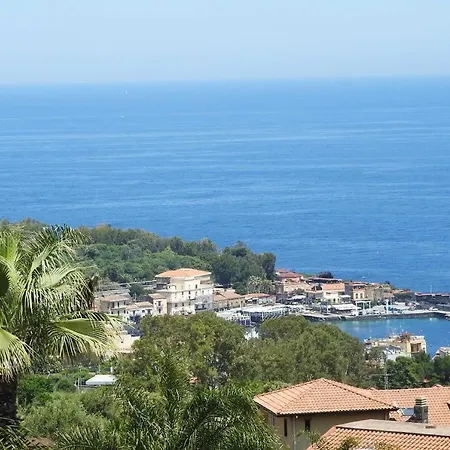 Mansarda Sul Mare Dei Ciclopi Apartment Aci Trezza Exterior photo