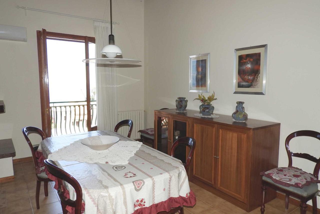 Apartment Mansarda Sul Mare Dei Ciclopi Aci Trezza