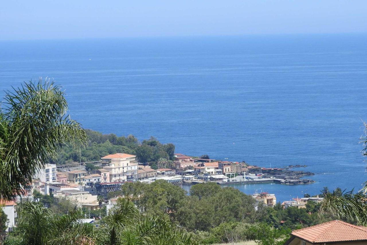 Apartment Mansarda Sul Mare Dei Ciclopi Aci Trezza